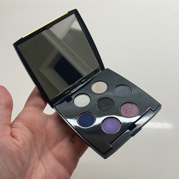 Brand new large 7 eyeshadow pallets with mirror - Picture 3 of 8